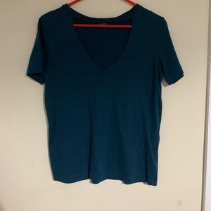 Low v- neck t-shirt